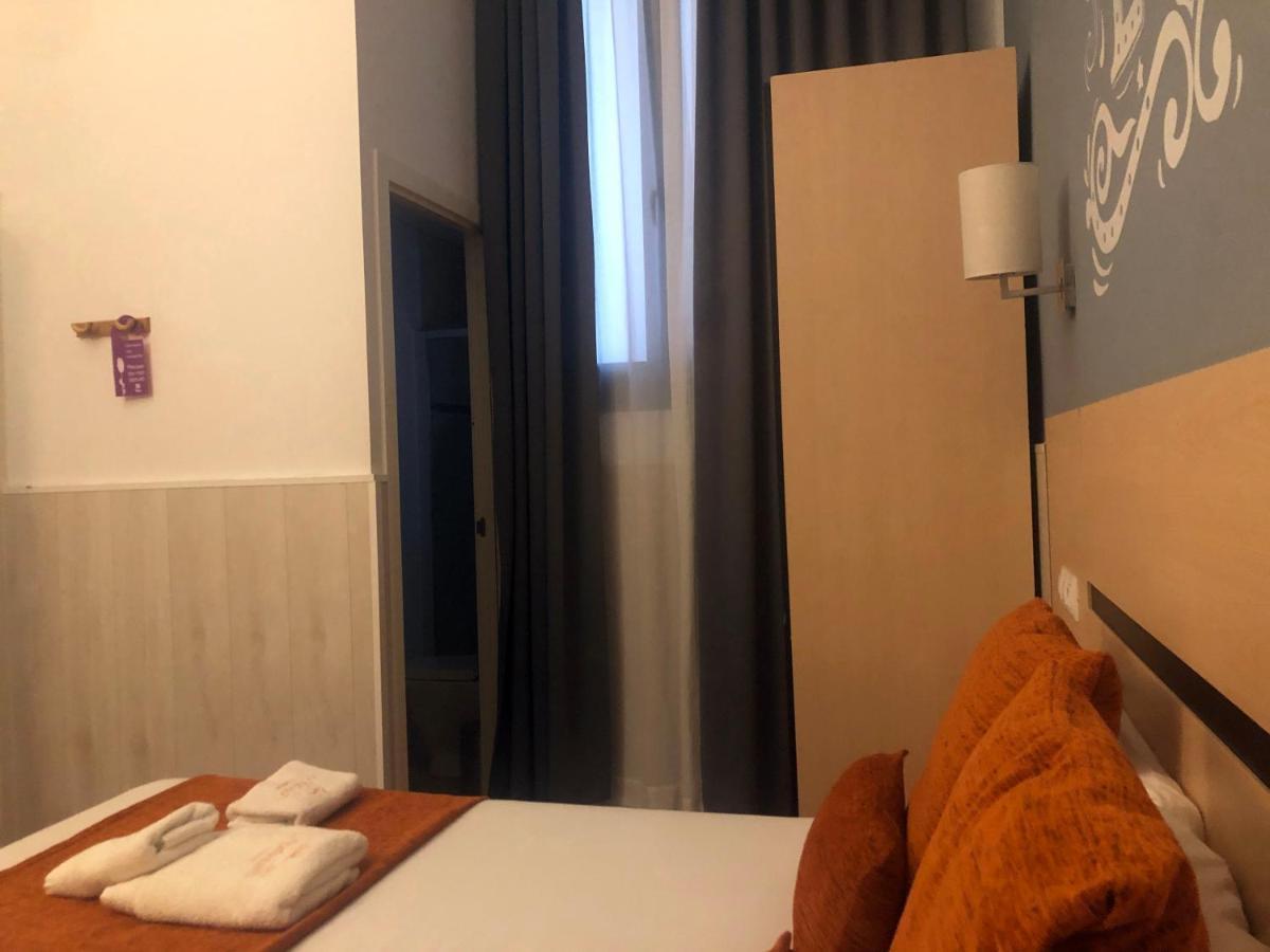 โอสตัล นาตูรา บาร์เซโลนา Hotel ภายนอก รูปภาพ