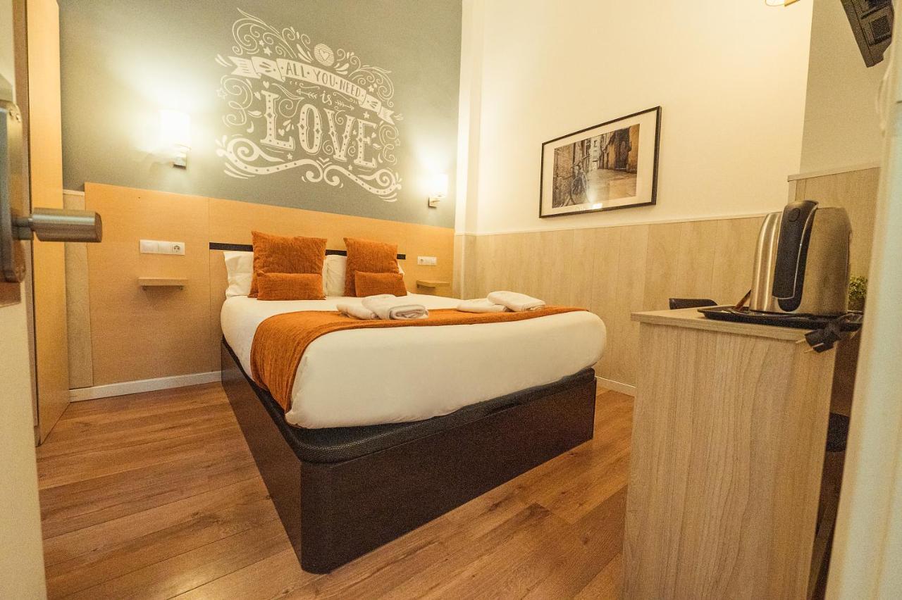 โอสตัล นาตูรา บาร์เซโลนา Hotel ภายนอก รูปภาพ