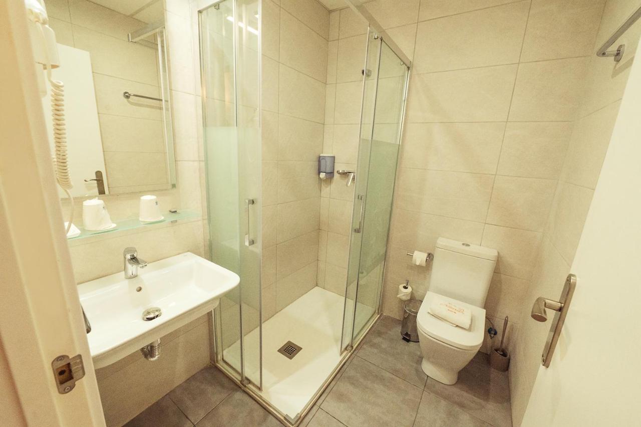 โอสตัล นาตูรา บาร์เซโลนา Hotel ภายนอก รูปภาพ