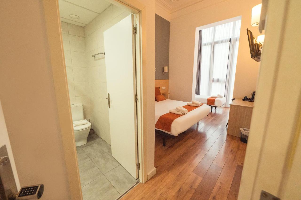โอสตัล นาตูรา บาร์เซโลนา Hotel ภายนอก รูปภาพ