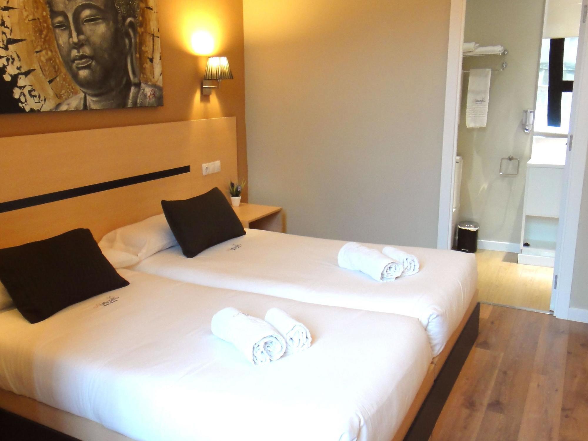 โอสตัล นาตูรา บาร์เซโลนา Hotel ภายนอก รูปภาพ